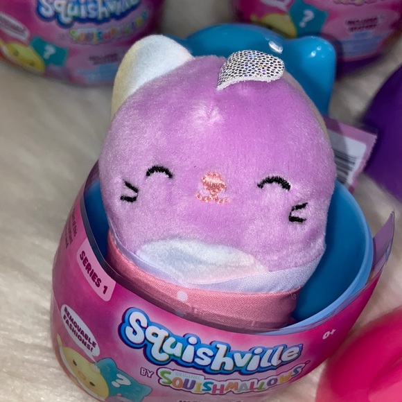 Squishville by Squishmallows 2” Mini Squishmallow with Fashion Accessory Set 6 - Picture 6 of 15